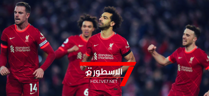 محمد صلاح يرتدي الزي الرياضي وعليه شعار فريق ليفربول